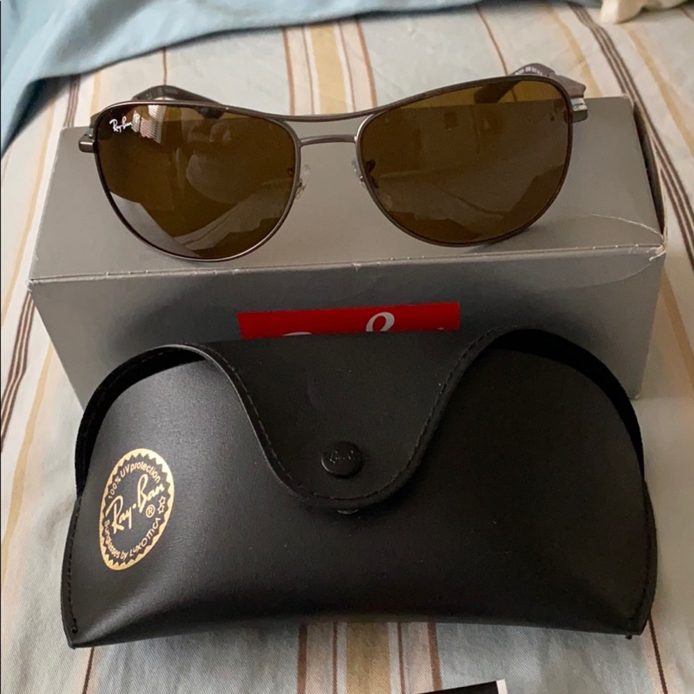 Ray Ban Polarized aviator sunglasses